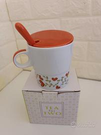 tazza colazione con cucchiaino e coperchio 