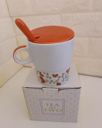tazza colazione con cucchiaino e coperchio 