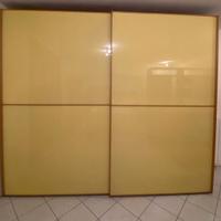 ARMADIO AD ANTE SCORREVOLI CON CASSETTIERA