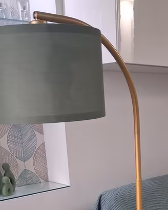 Lampada da terra ad arco