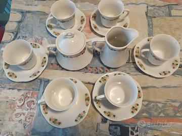 Servizio da caffè decorato a mano