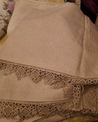 Asciugamani, lenzuola di lino  tessuti  al telaio