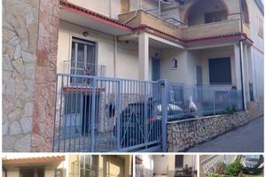 Casa divisibile in due appartamenti / giardino