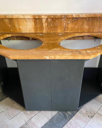 Mobile bagno con top in marmo