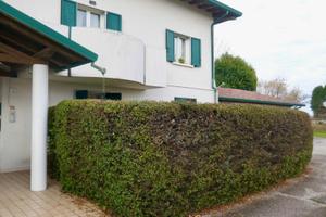 APPARTAMENTO AL PIANO TERRA: giardino, garage e...