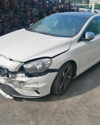 VOLVO V40 II MOTORE D4162T RICAMBI