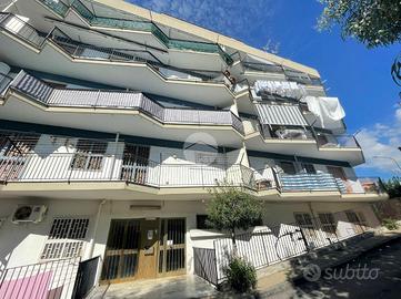 4 LOCALI A TORRE DEL GRECO