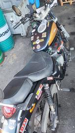 Aprilia 125 Red Rose