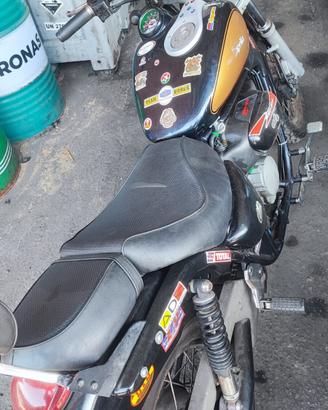 Aprilia 125 Red Rose