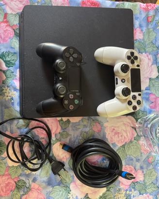 PlayStation 4 500GB + 2 Controller + Cavi