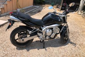 Yamaha FZR 600 - 2005