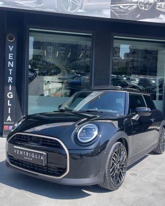 Mini Cooper C Favoured KM ZERO 06/2026