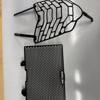 griglie copri fanale e copri radiatore 