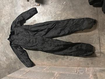 Tuta per la pioggia in moto