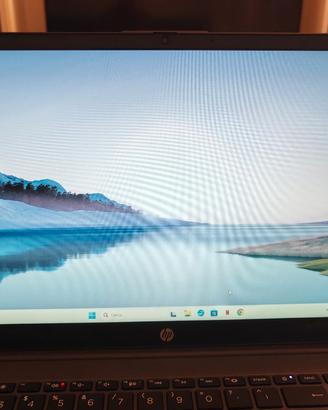 Hp 255 15.6 Ryzen 5 Ram 8 SSD 512 GB