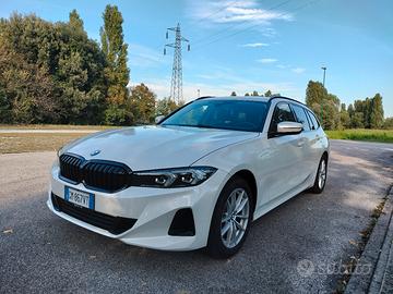BMW 320d Touring mhev 48V xdrive 190 CV