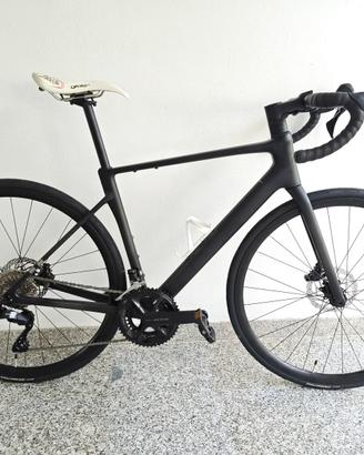 Bici da corsa Cube Attain C:62 Race blackline