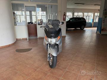 Suzuki Burgman 400