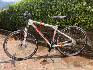 Bicicletta GT Transeo 4.0