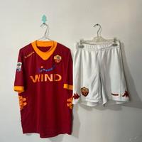 Maglia e pantaloncino Kappa As Roma stagione