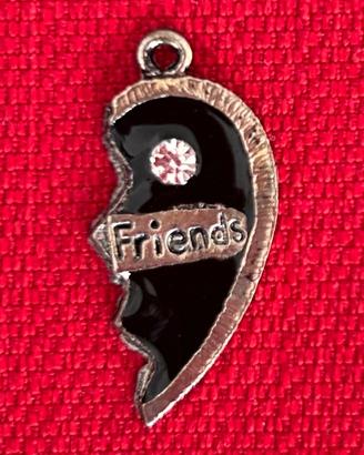 Ciondolo Metà Cuore “Friends” – Charm Amicizia