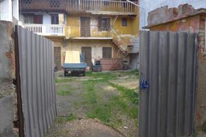 Rustico uso deposito con cortile esclusivo