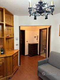 Bilocale vicino alla stazione e alla via centrale