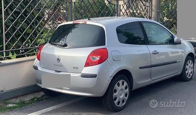 RENAULT Clio 3ª serie - 2009