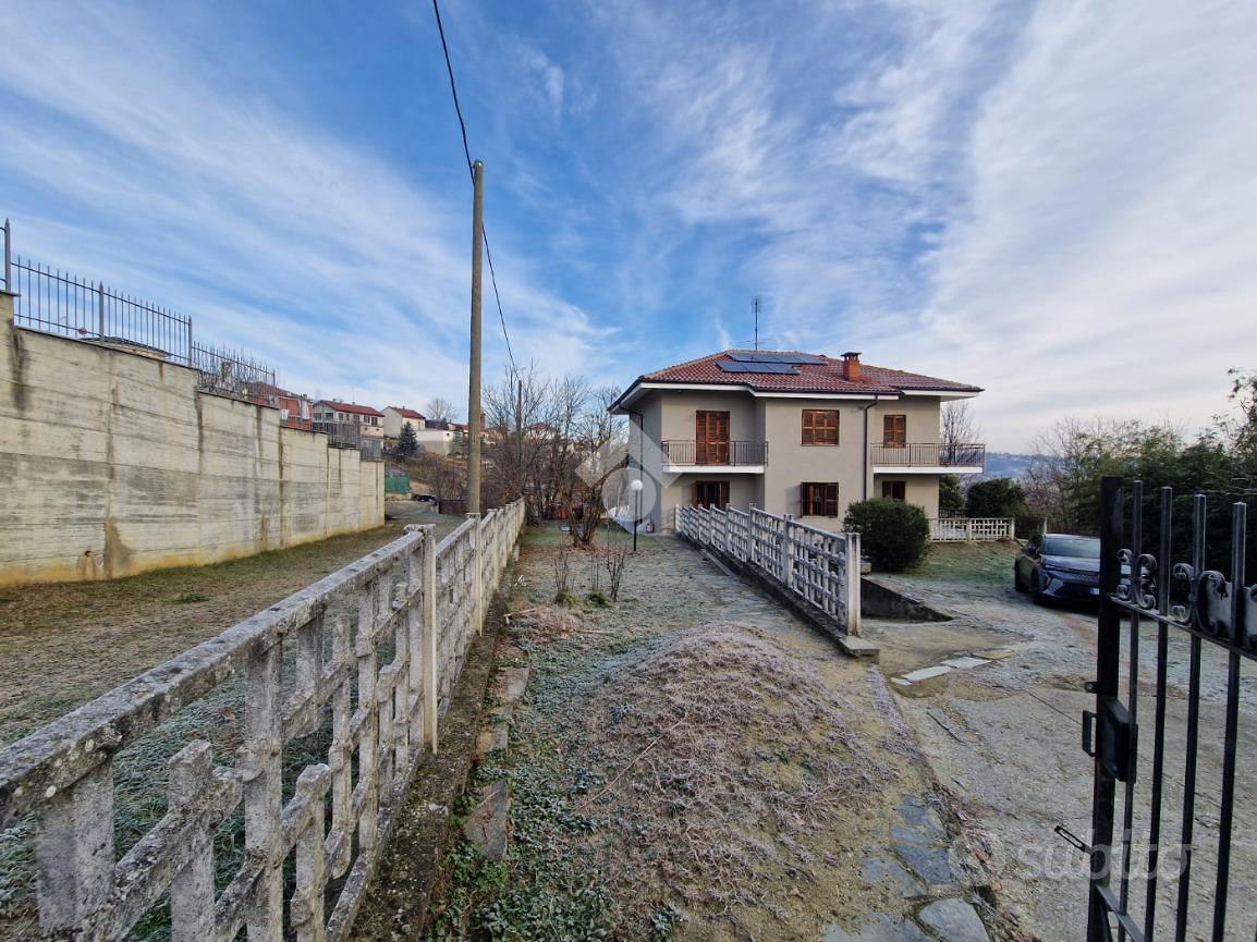 VILLA SINGOLA A VILLAFRANCA D'ASTI - Vista 2