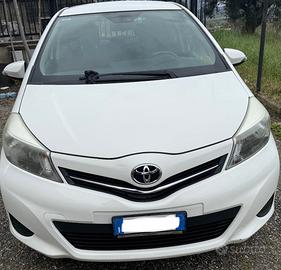 Toyota Yaris 1.3 lounge