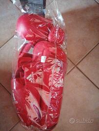 gaunti e protezione per  gambe e piedi  per Karate