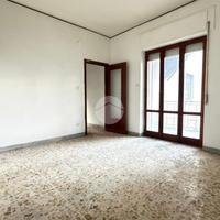4 LOCALI A MARANO DI NAPOLI