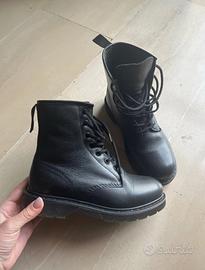 Stivali simil dottor Martin