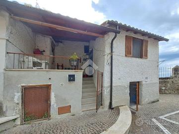2 LOCALI A FABRICA DI ROMA