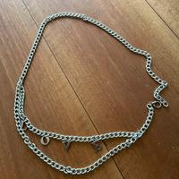 Cintura a cateba di metallo