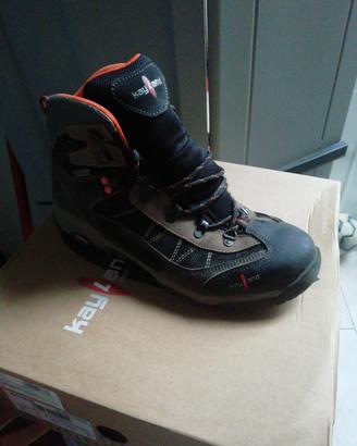 scarponi da montagna goretex e vibram 