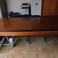 Scrivania in legno