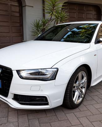 Audi A4 Avant 2.0 TDI Business SLine 150 CV autom.