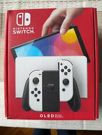 Nintendo Switch OLED bianca completa con scatola