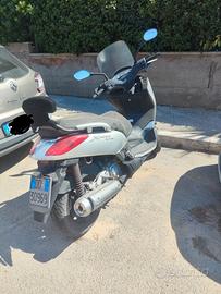 Scooter Xmax 250