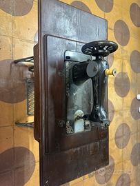 Macchiana da cucire singer