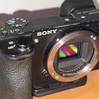 sony a6500 + accessori in omaggio