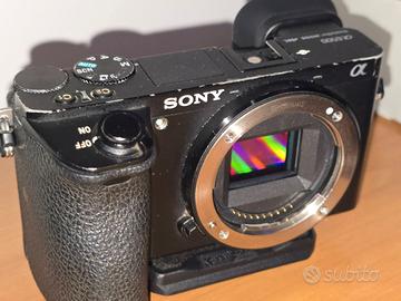 sony a6500 + accessori in omaggio