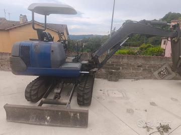 Miniescavatore Komatsu 25
