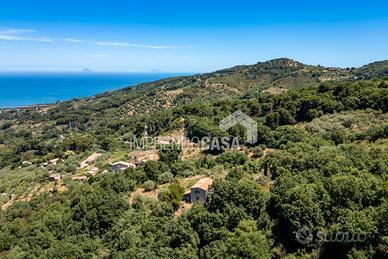 L'Esclusività di una Tenuta con Vista Eolie