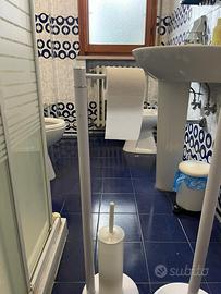 Porta asciugamani e porta carta igenica