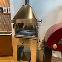 Barbecue a carbone in acciaio inox con carrucola