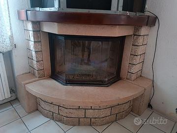 Caminetto in buone condizioni