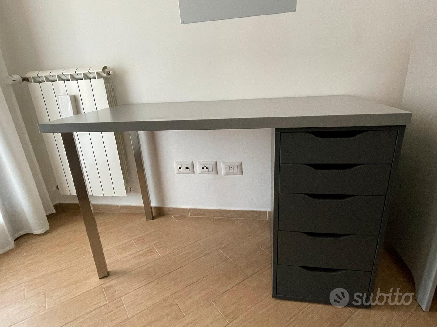 scrivania shabby grigia Ikea LIATORP da cm. 144 x - Arredamento e  Casalinghi In vendita a Reggio Emilia