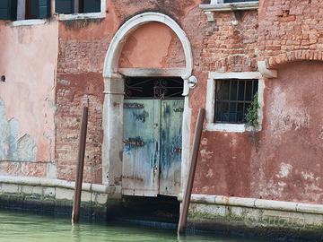 Posto barca e magazzino a San Trovaso